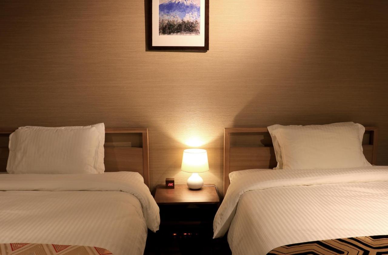 Hotel Traveling Bridge Nijojo Kioto Zewnętrze zdjęcie